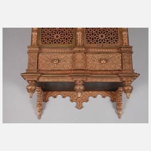 Prunkvoller Wandschrein