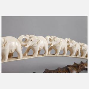 Figürliche Elfenbeinschnitzerei