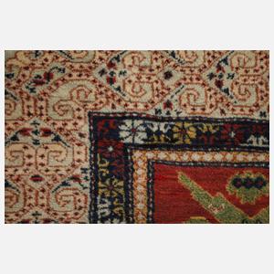 Teppich mit Kaukasus-Motiv