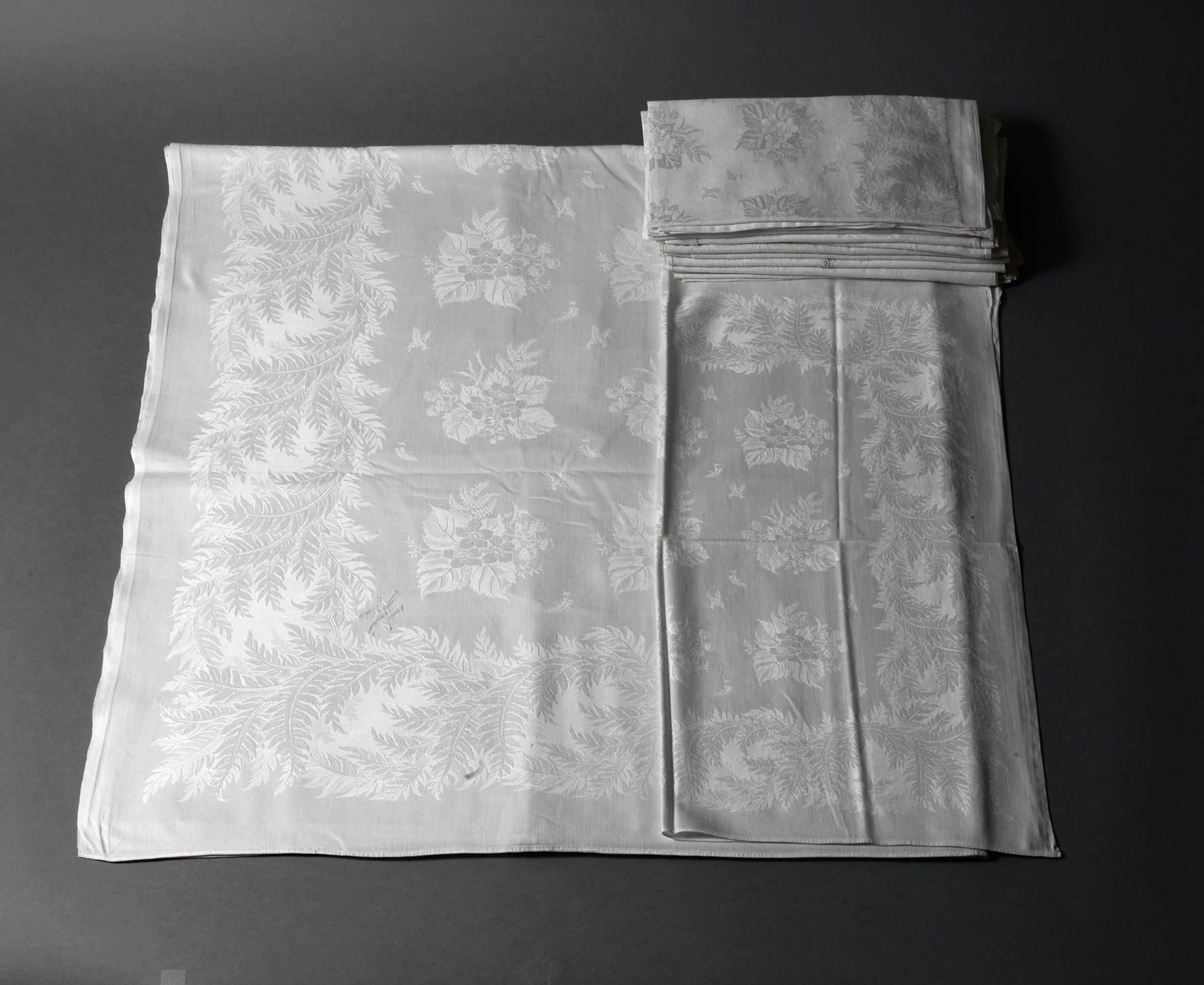 Tafelgarnitur Brombeerdekor