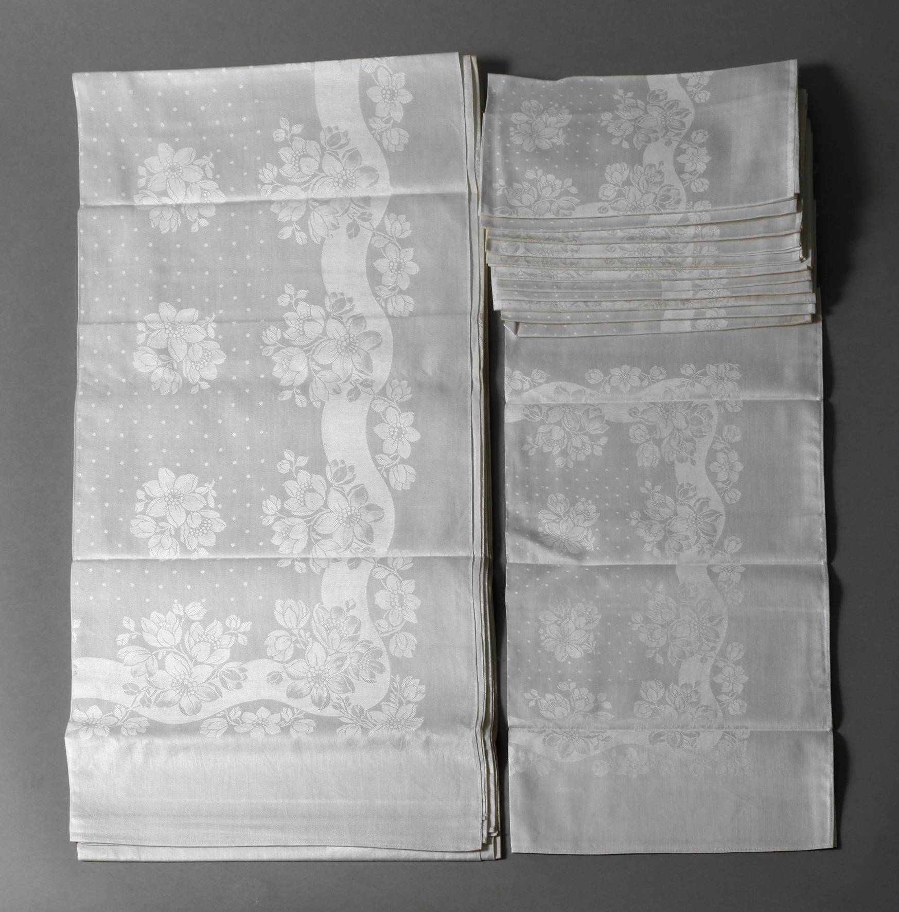 Tafelgranitur Blütendekor