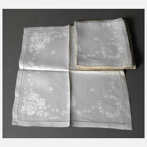 zwölf Servietten Rosendekor