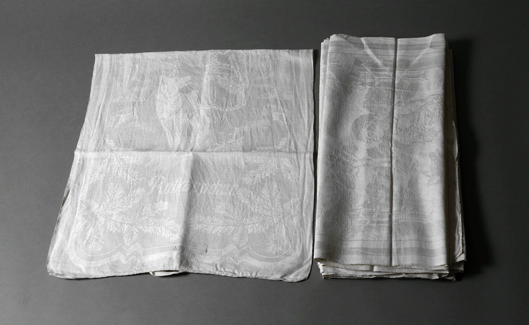 sechs Gebilddamast-Handtücher Rotkäppchen