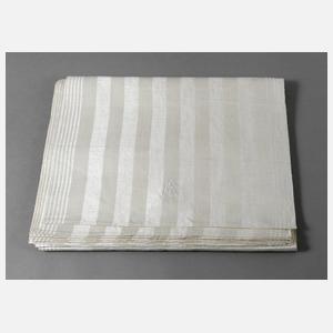 Neun Handtücher Streifendekor