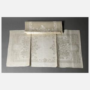 Sechs Handtücher Rosendekor