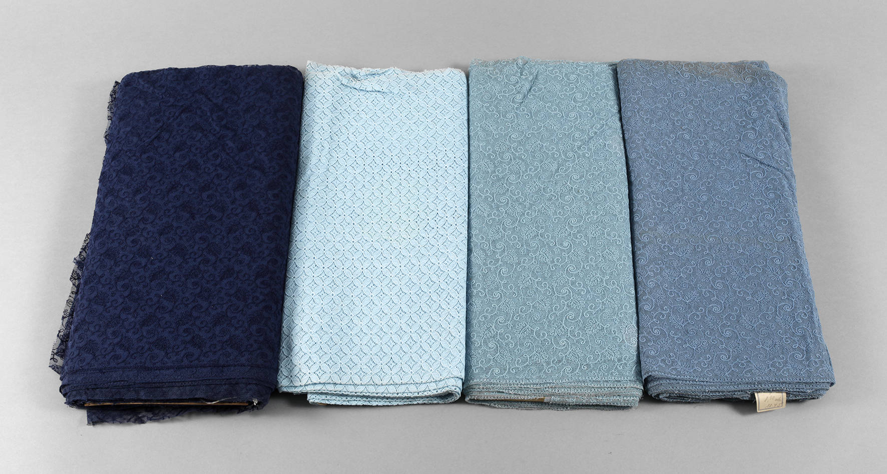 Vier Ballen Plauener Spitze