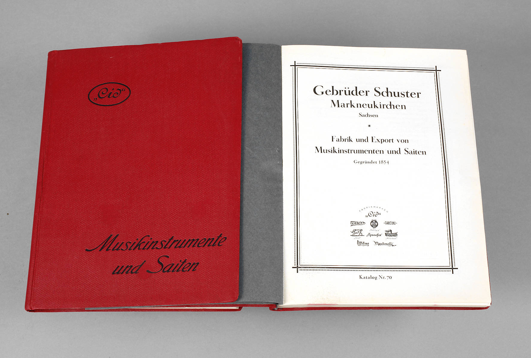 Zwei Kataloge Musikinstrumente