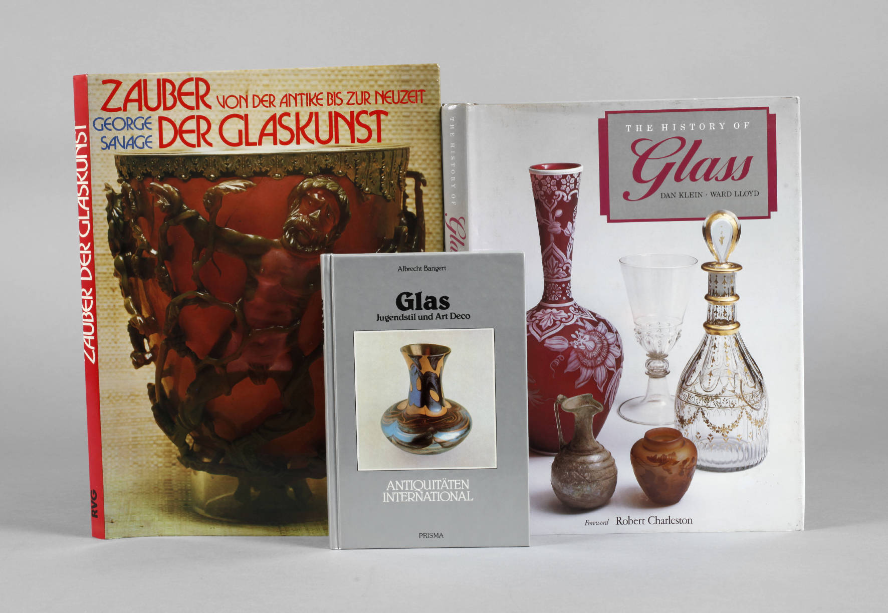 Drei Fachbücher Glas