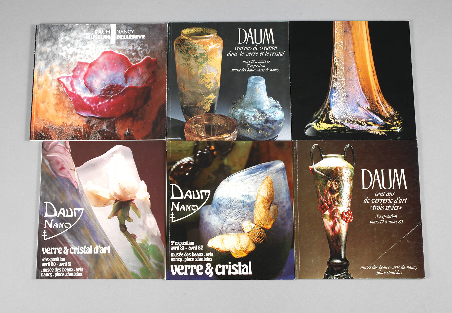 Konvolut Ausstellungskataloge Daum Verrerie