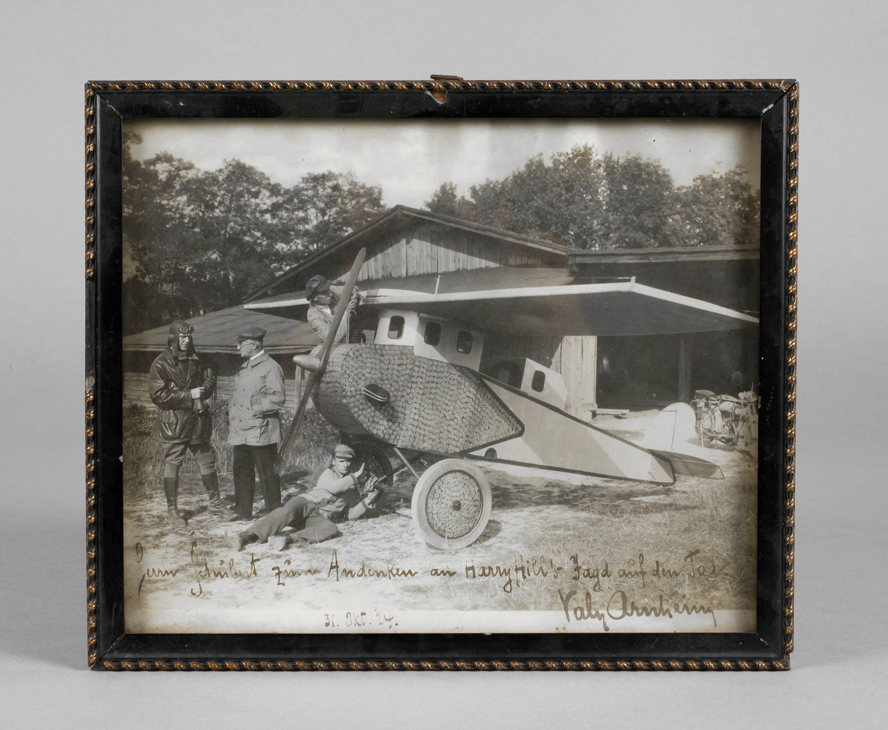 Fotografie mit Autograf Valy Arnheim