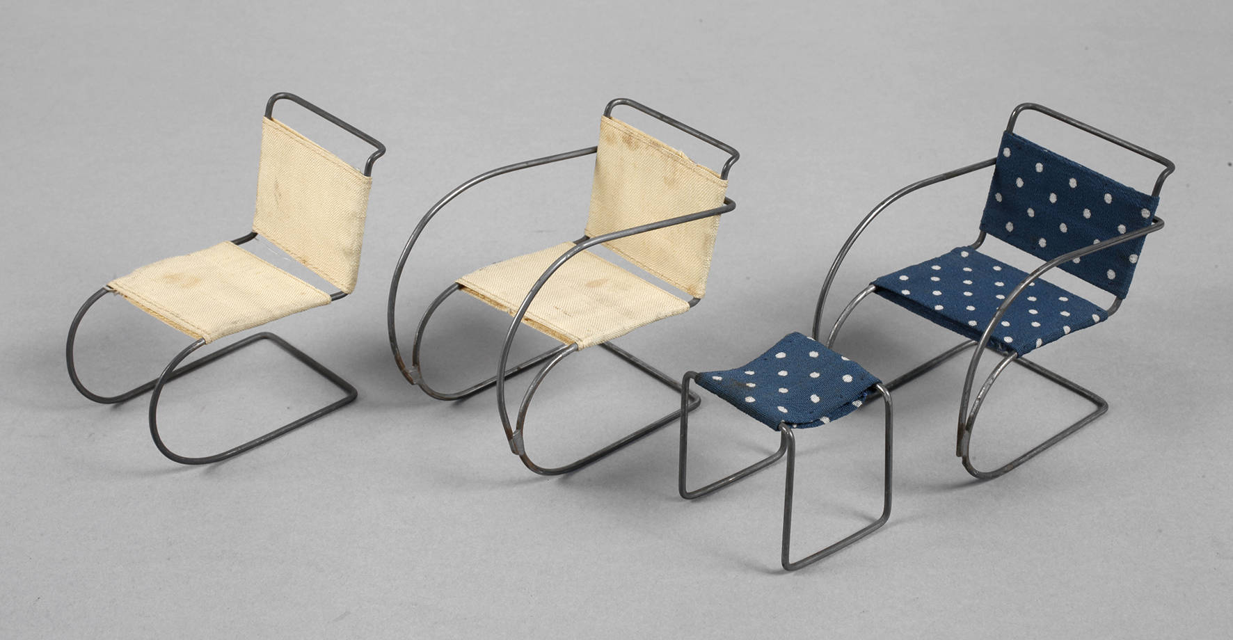 Puppenstubenmöbel nach Mies van de Rohe