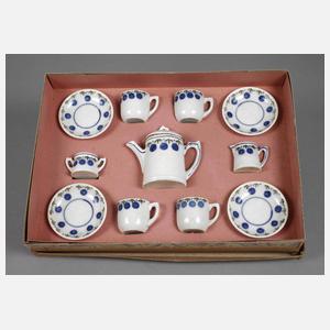 Puppenservice mit Blumendekor