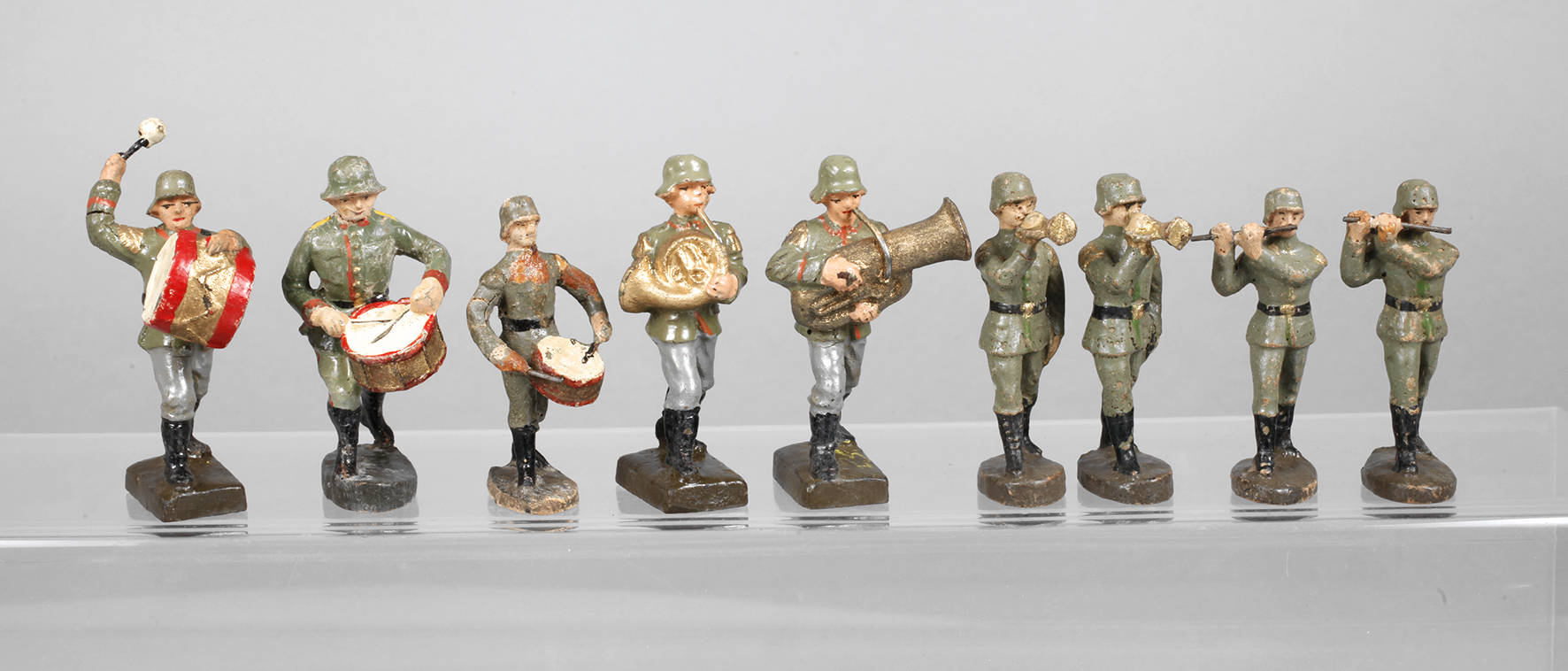 Konvolut Massesoldaten als Marschmusiker