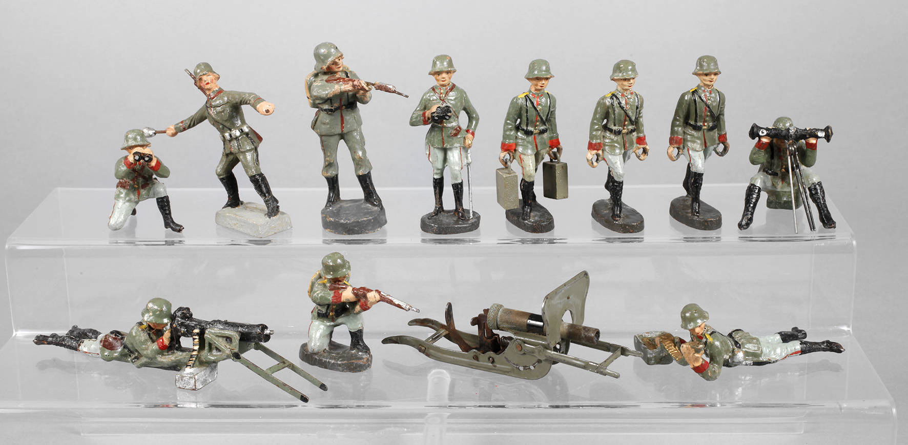 Konvolut Massesoldaten im Gefecht