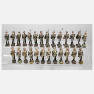 Konvolut Massesoldaten als Parade