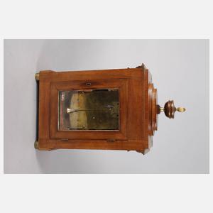 Klassizistische Stutzuhr David Roentgen attr.