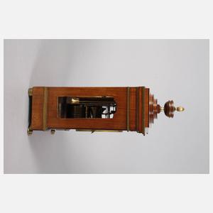 Klassizistische Stutzuhr David Roentgen attr.