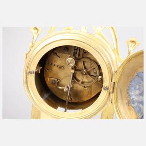 Klasizistische Portaluhr