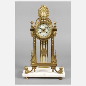 Klasizistische Portaluhr