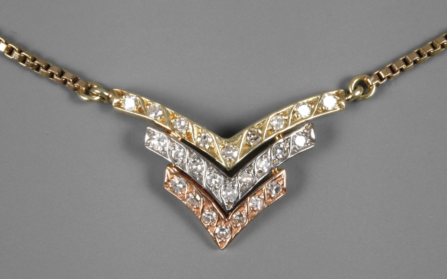 Goldcollier mit Brillanten