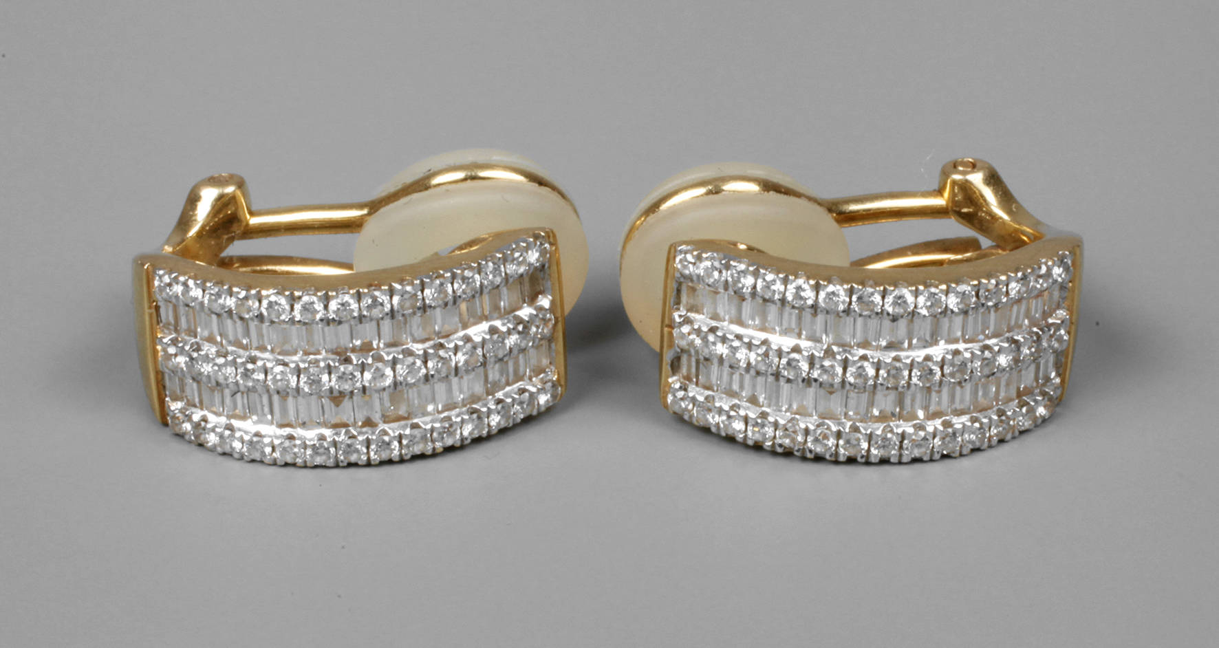 Paar Ohrstecker Diamant