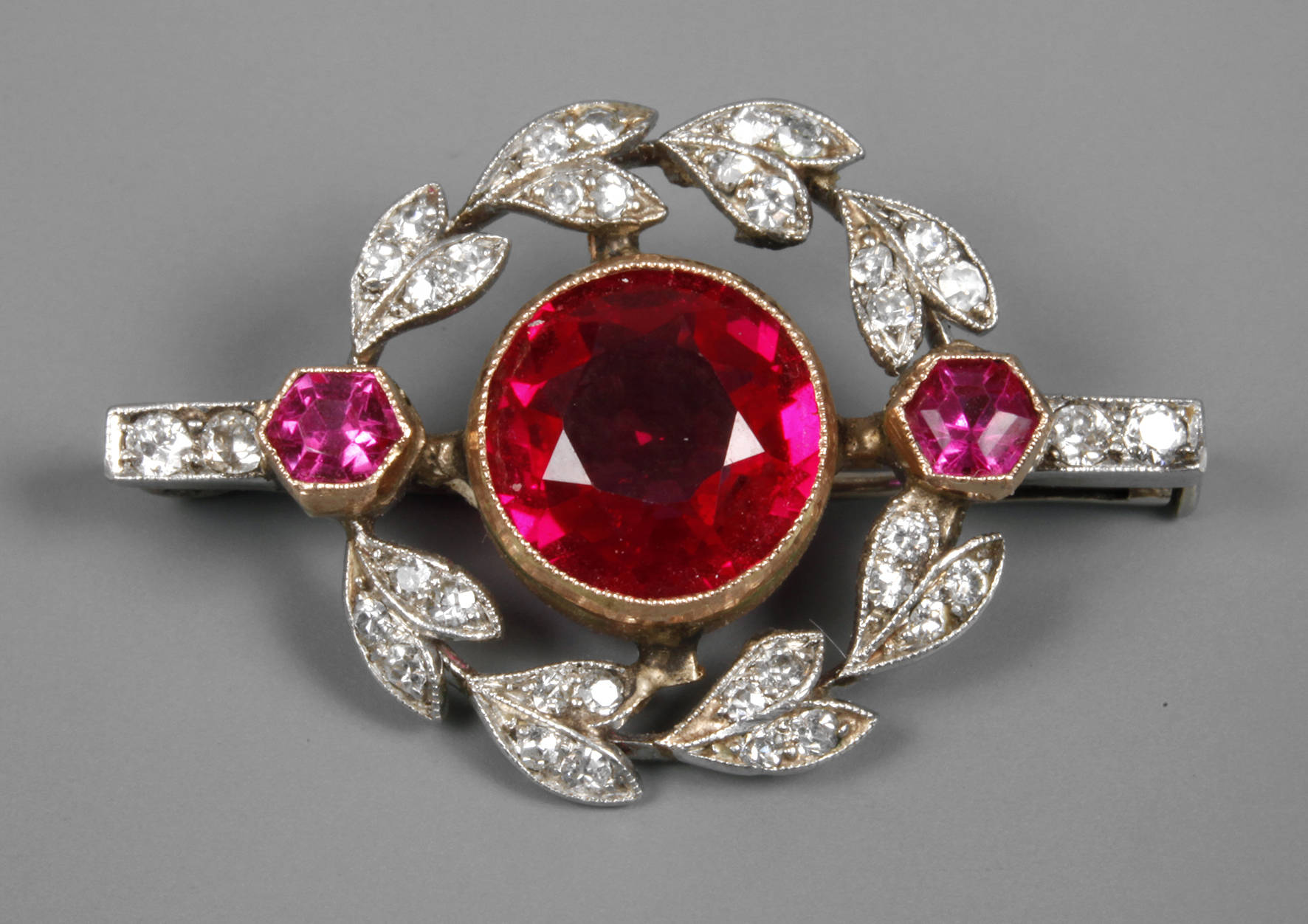 Brillantbrosche Jugendstil