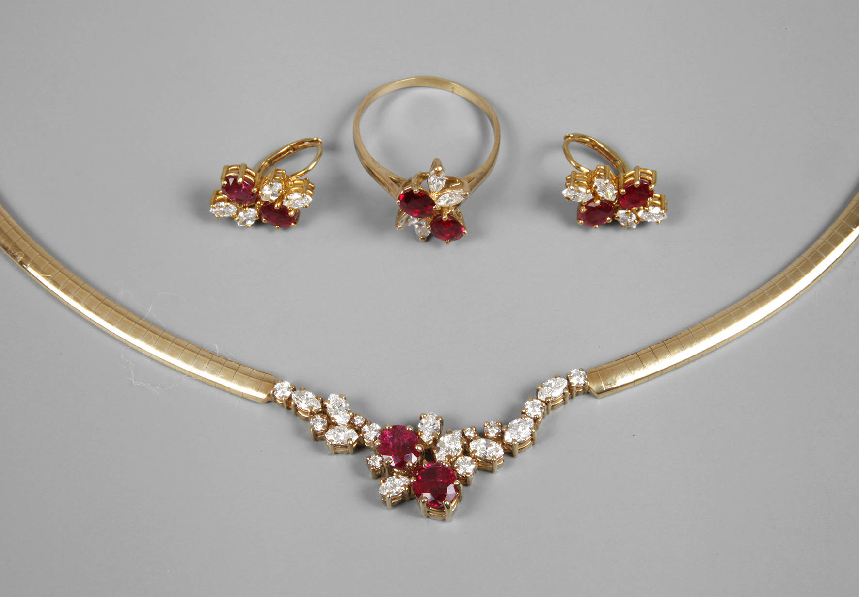 Schmuckset Gold Rubin und Brillant