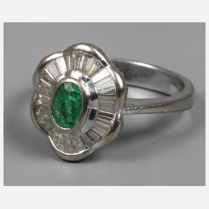 Smaragdring mit Diamanttrapezen