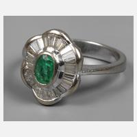 Smaragdring mit Diamanttrapezen111