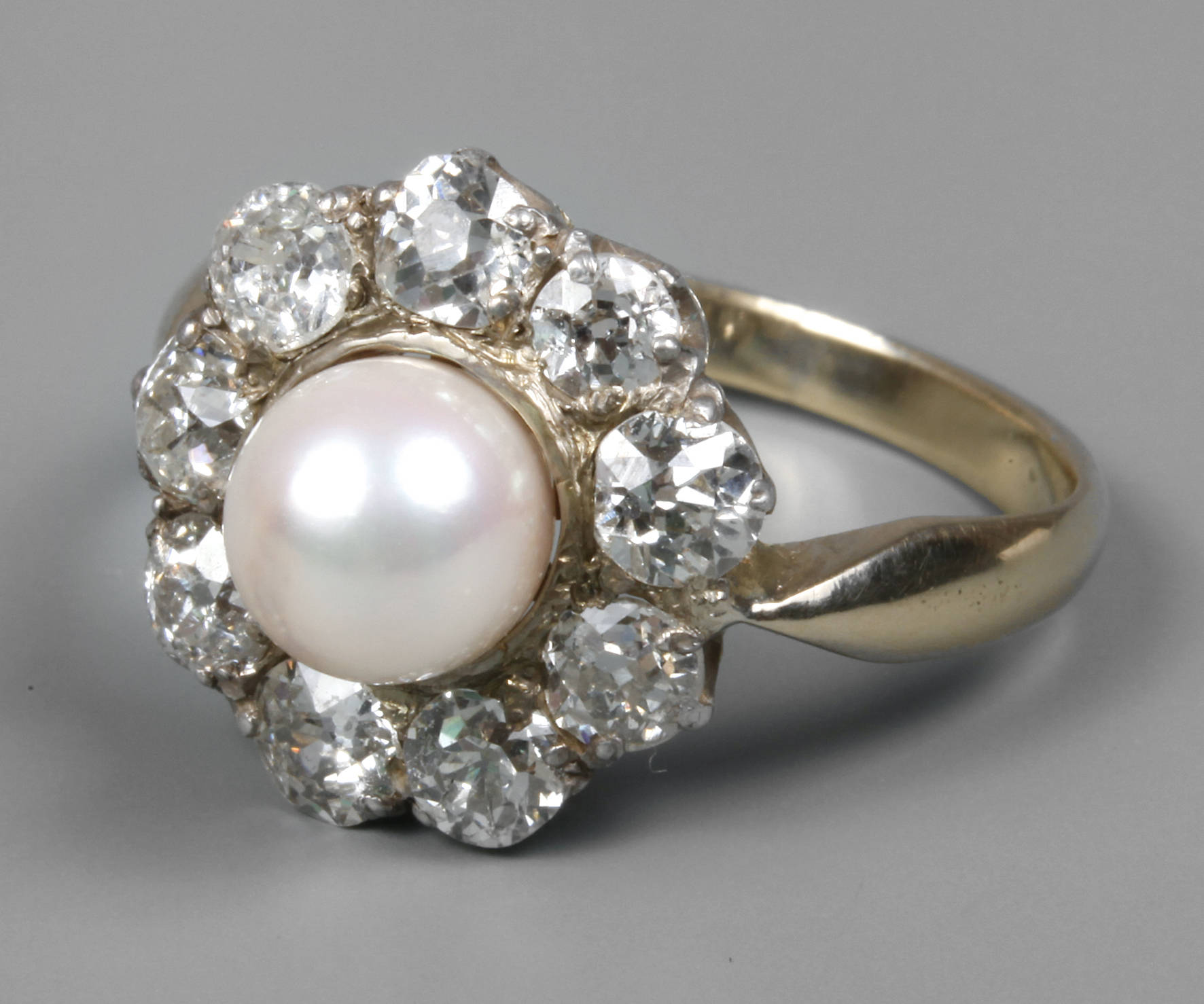 Brilliantring mit Perle