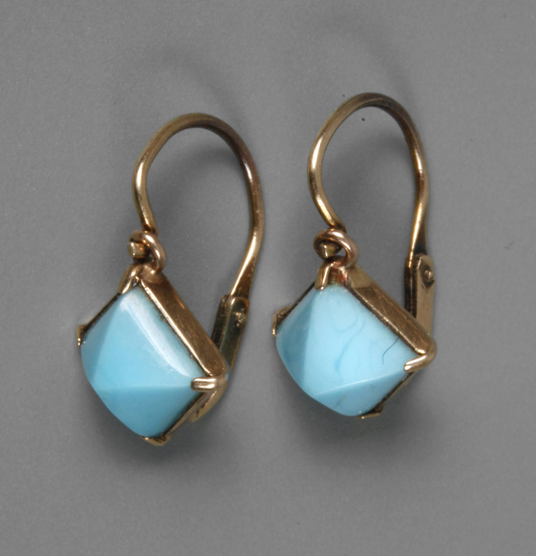 Paar Ohrhänger mit Türkis