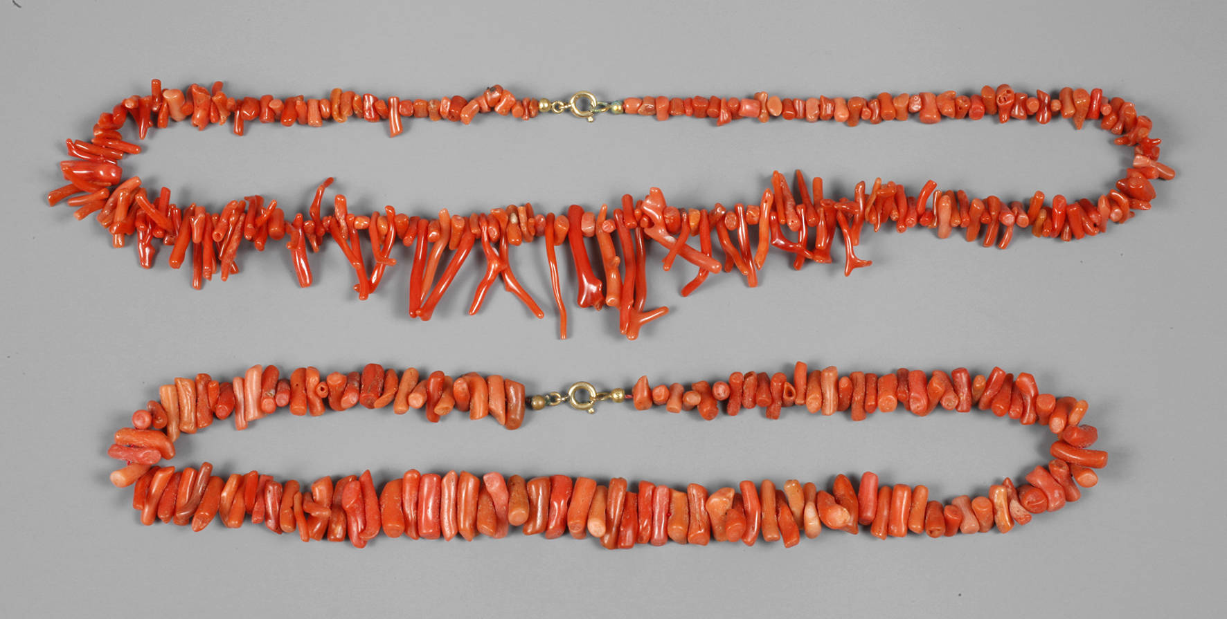 Zwei Korallenketten