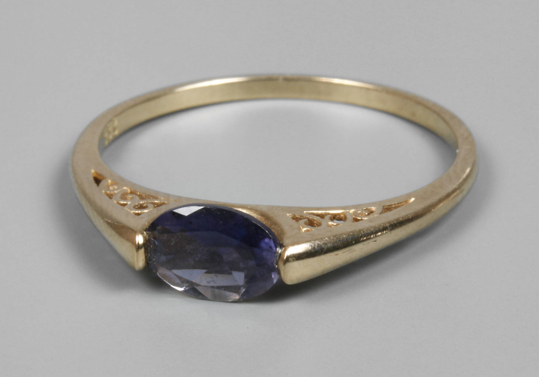 Art Déco Ring mit Amethyst