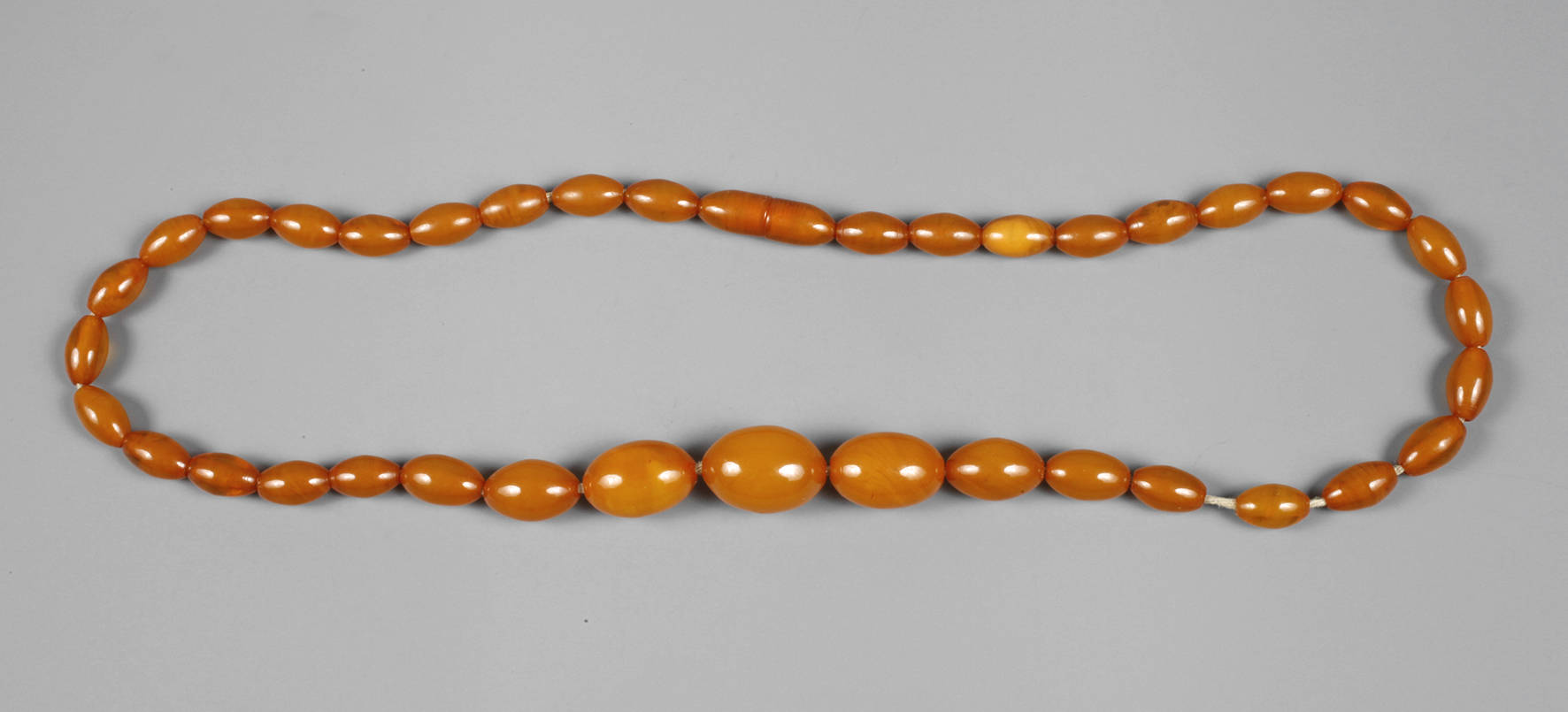 Kette Bernsteinimitat