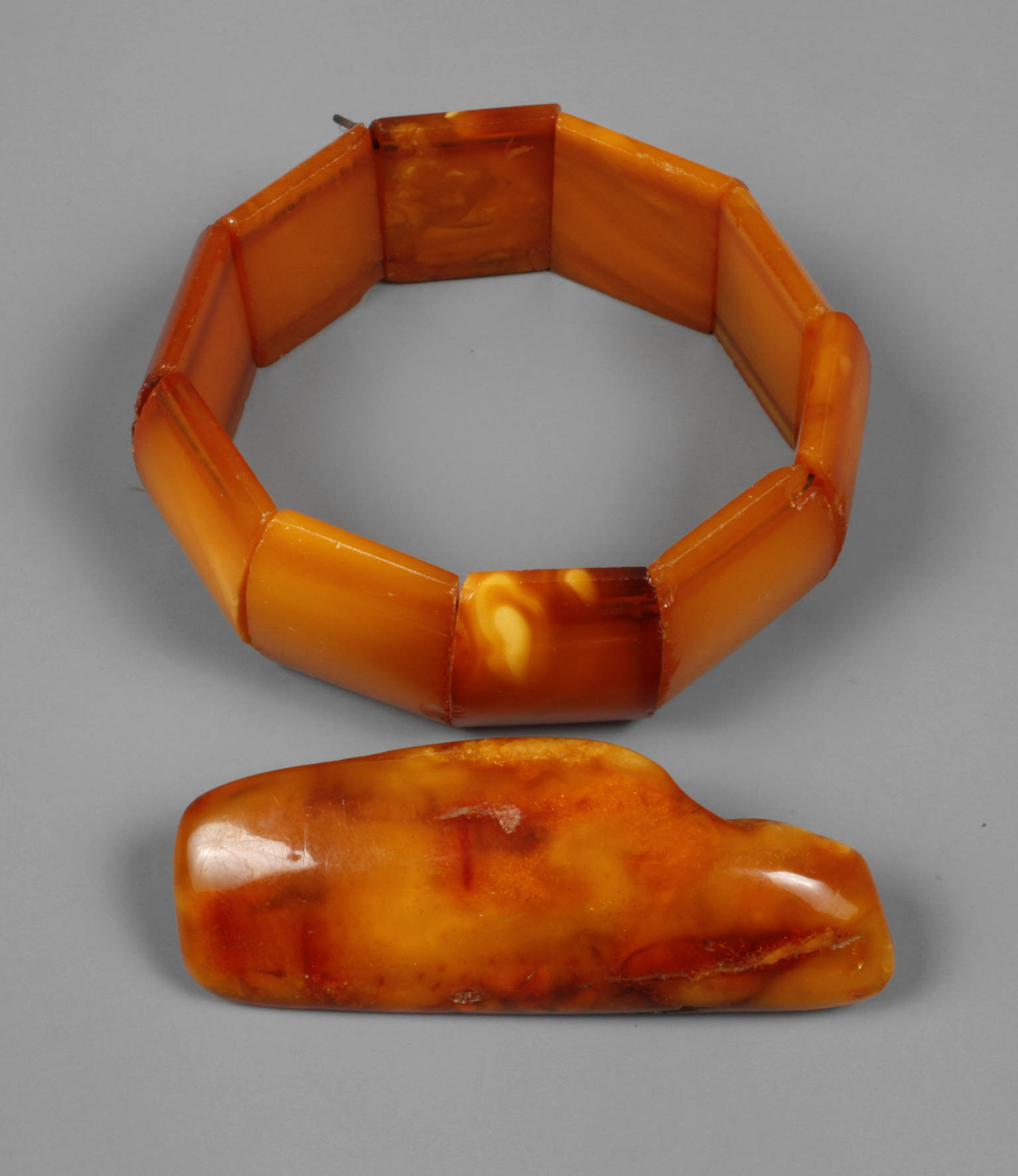 Armband und Brosche Bernstein