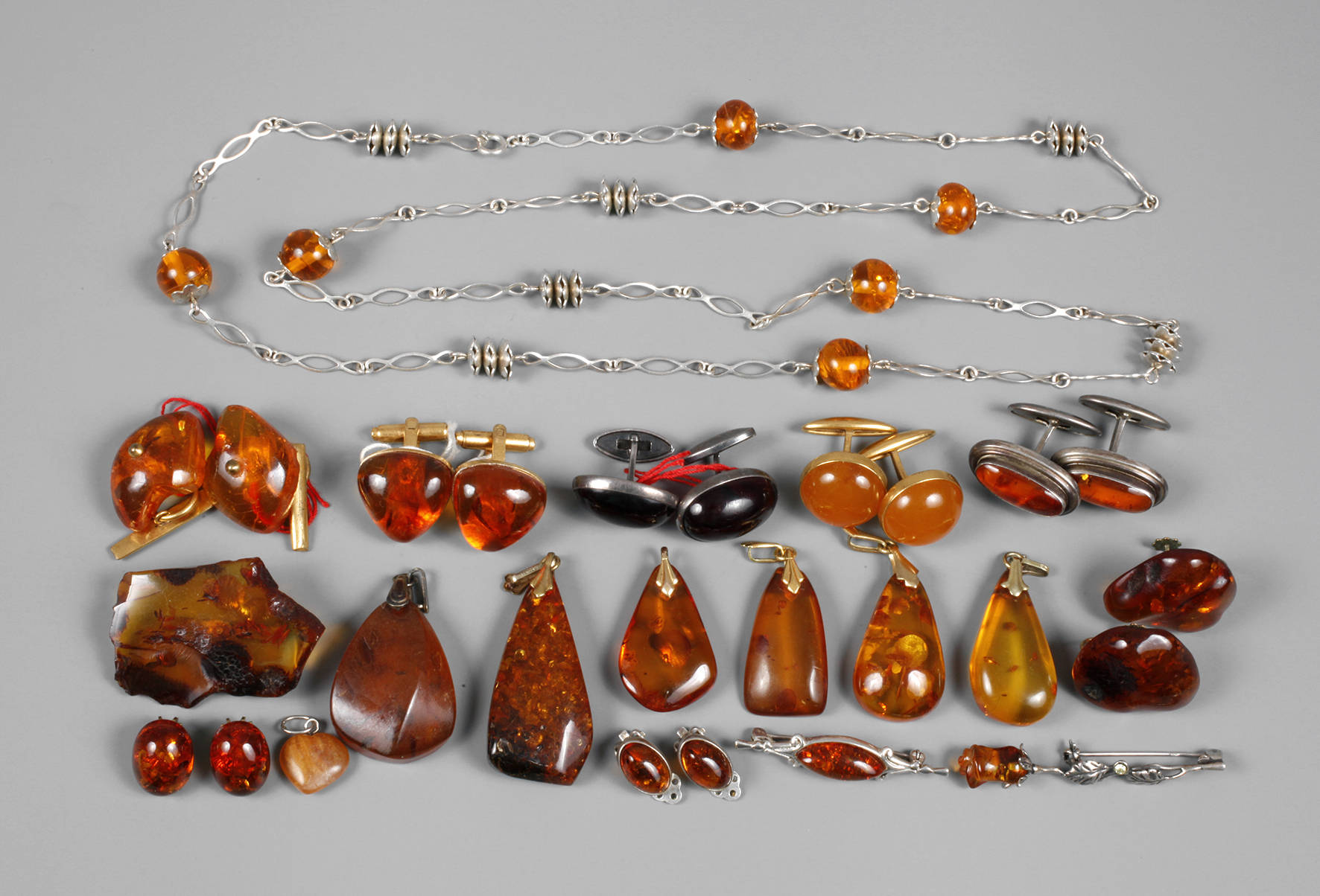 Konvolut Bernsteinschmuck