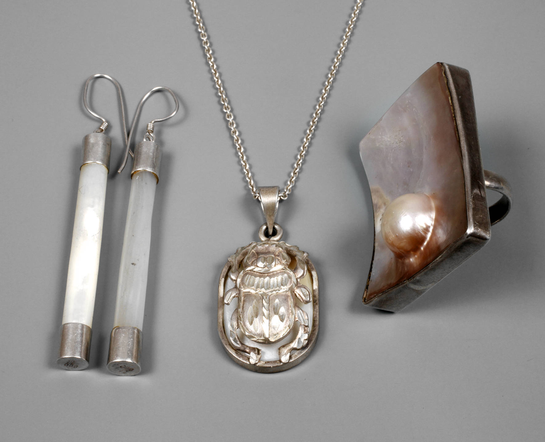 Konvolut Designschmuck mit Perlmutt