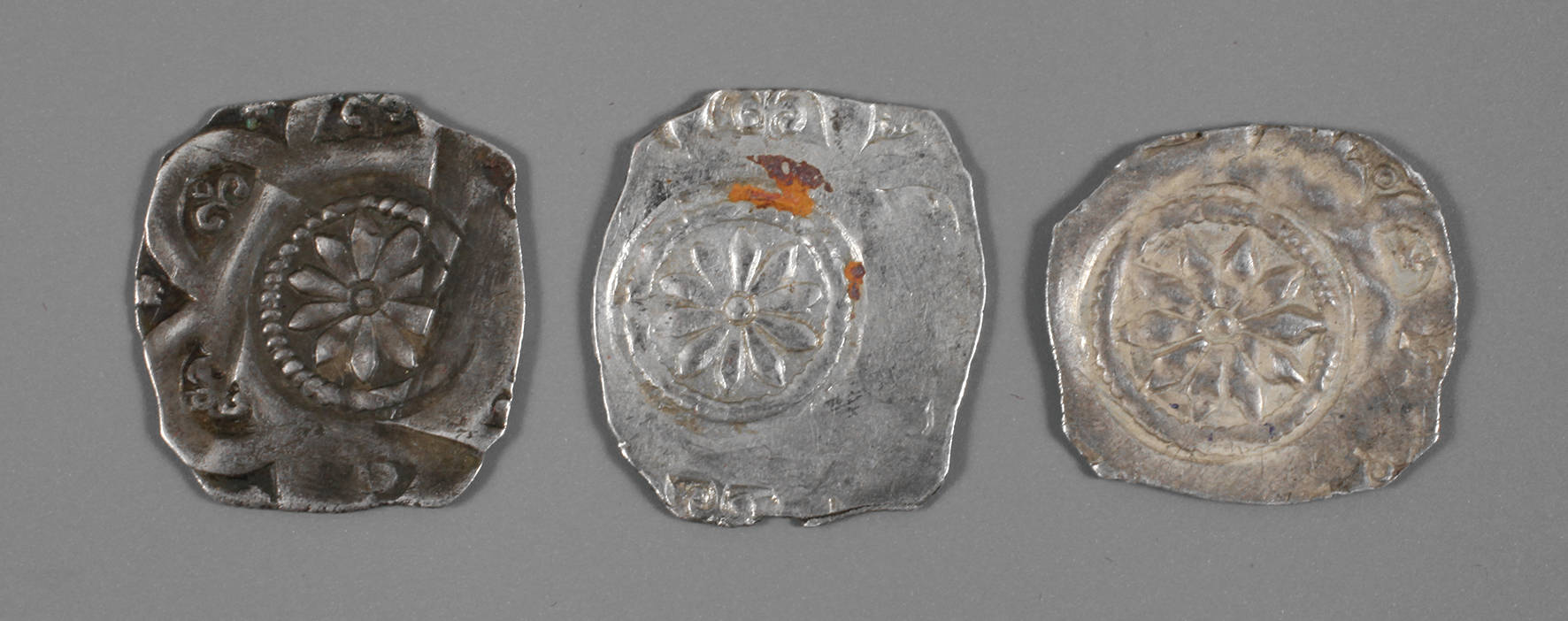 Drei Nürnberger Brakteaten