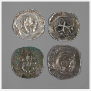 Brakteat und drei Händleinheller