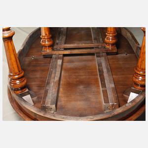 Übergroßer Auszugstisch