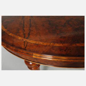 Übergroßer Auszugstisch