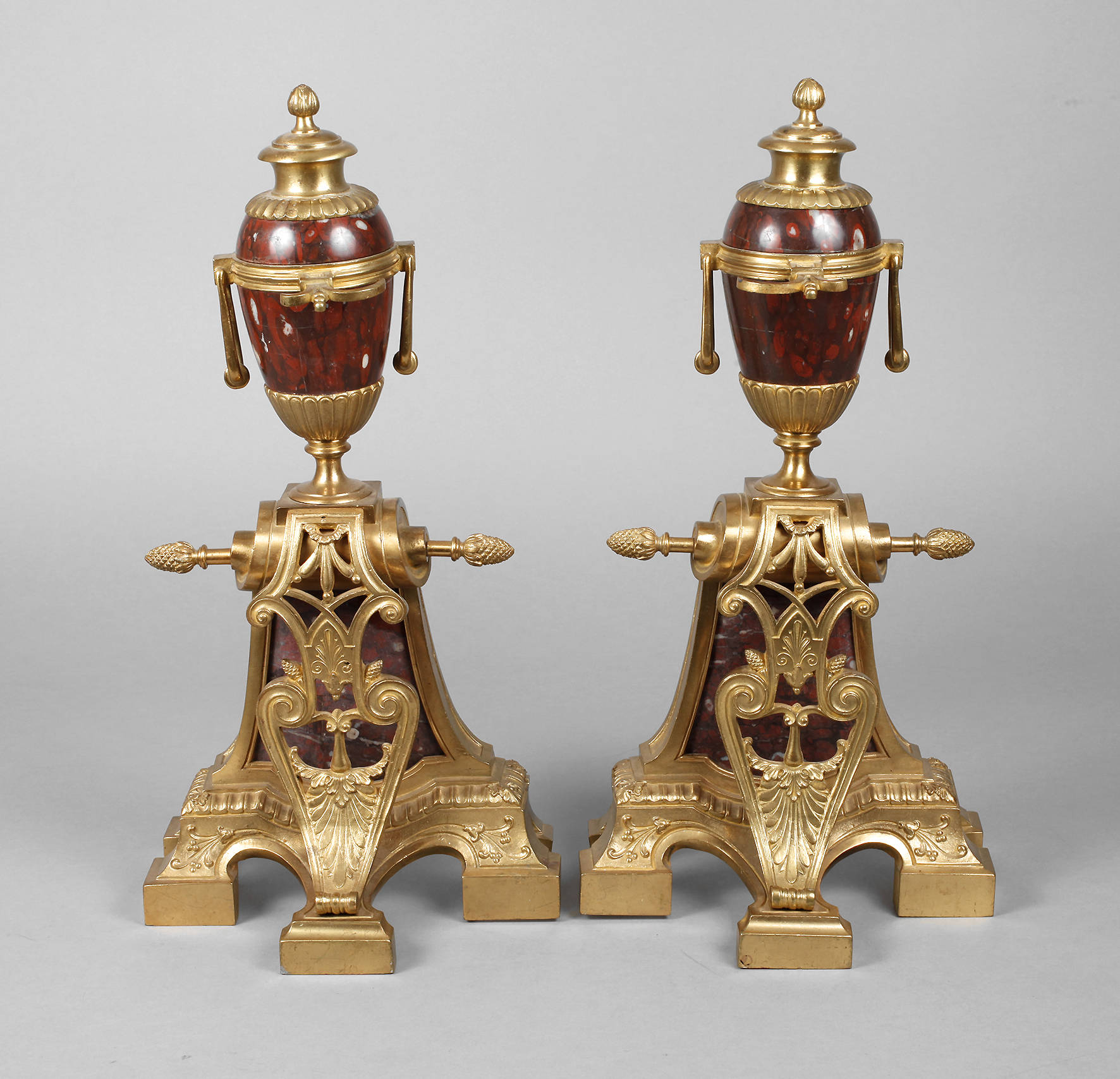 Paar prächtige Kaminböcke