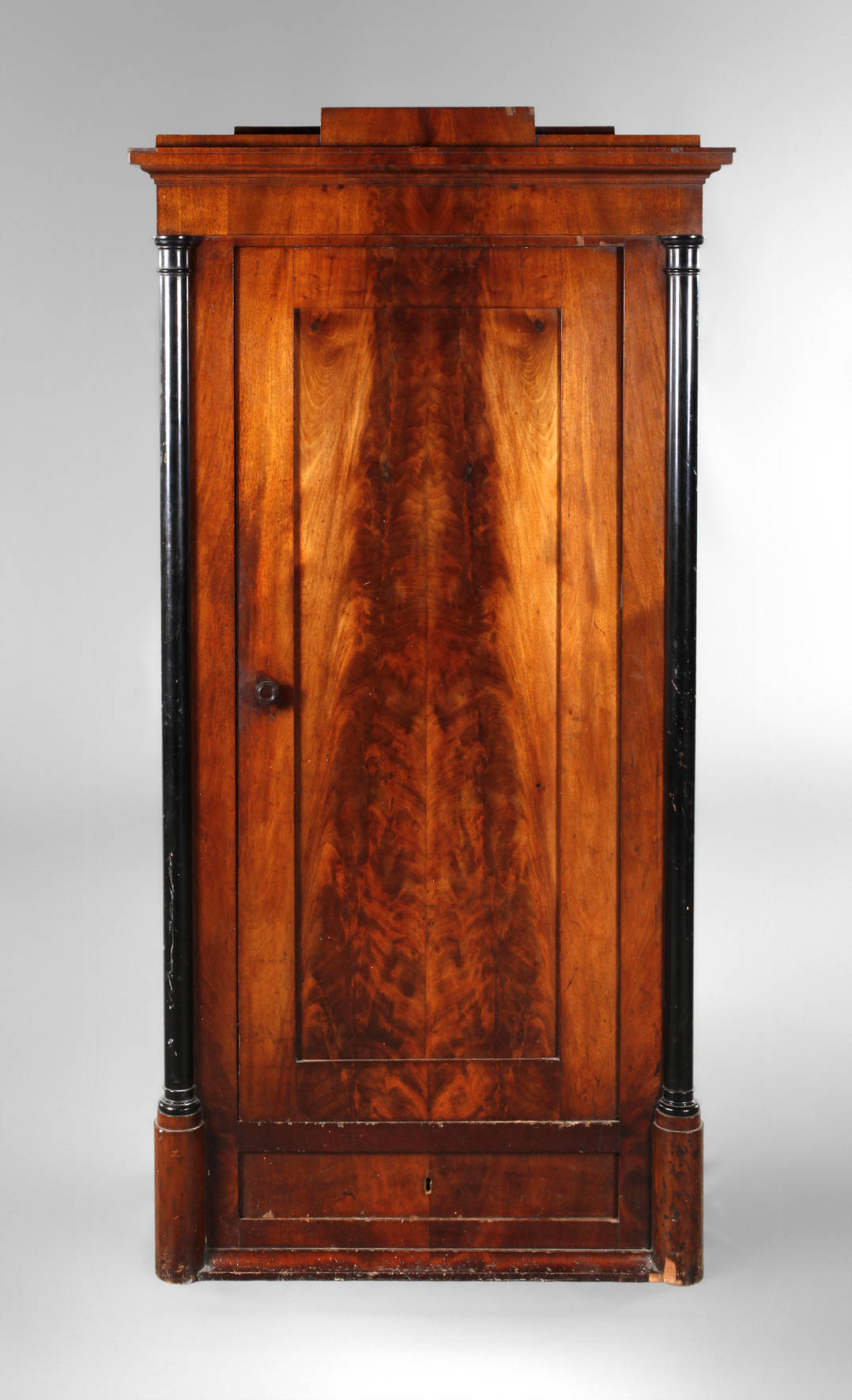 Biedermeier Eckvitrine