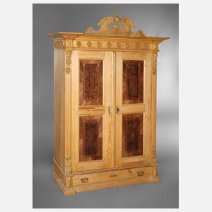 Kleiderschrank Historismus