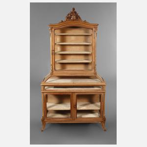 Kleine Sammlungsvitrine aus Adelsbesitz