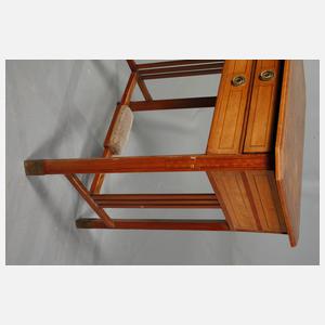 Klassizistischer Nähtisch