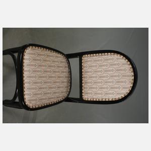 Vier Stühle Bugholz