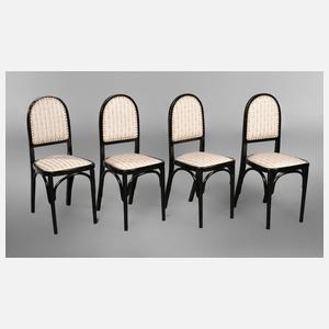 Vier Stühle Bugholz