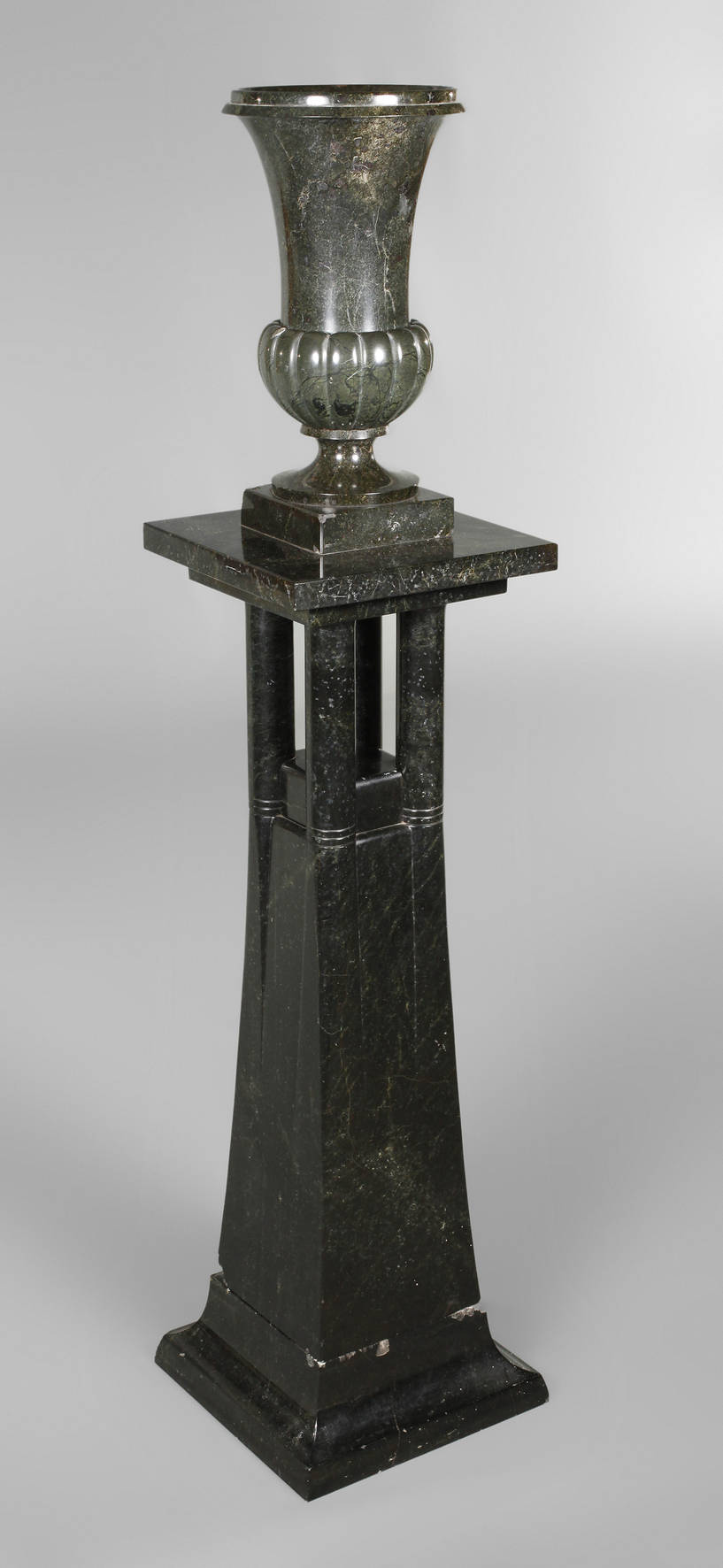 Serpentinsäule Albin Müller