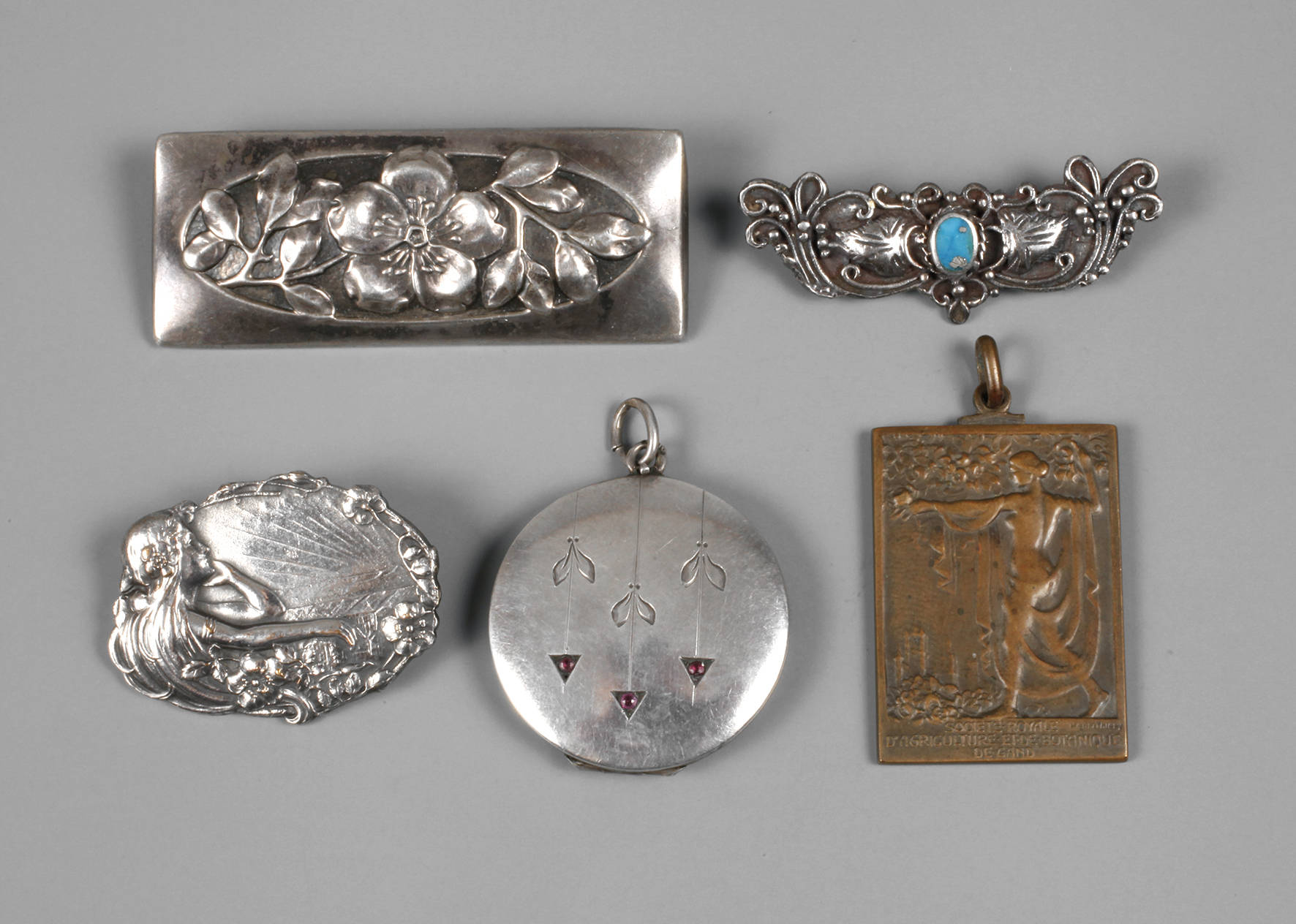 Fünf Teile Jugendstilschmuck